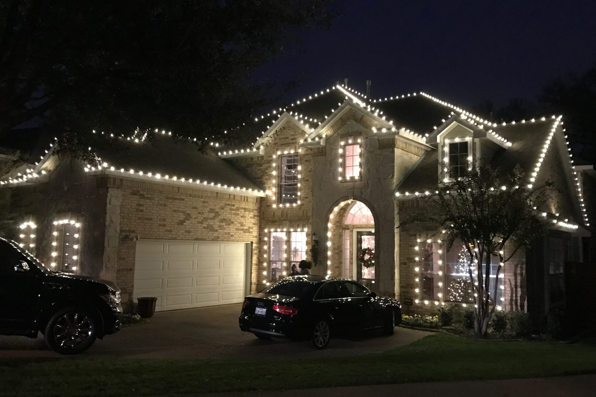 TW Holiday Lighting Installation